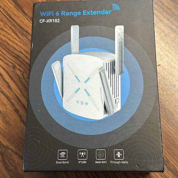 WiFi 6 range extender - Picture 1 of 8